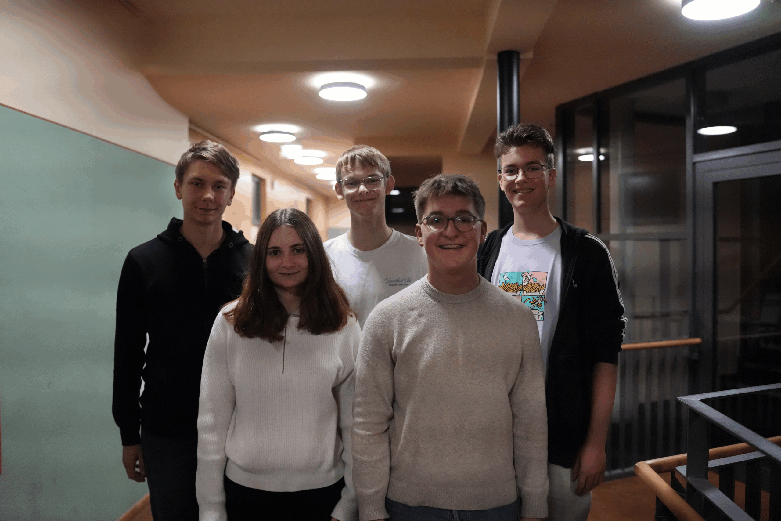 © Jugendbeirat der Stadt Westerstede (von links nach rechts) Philipp Stuchly (Protokollant), Greta Menebröcker (1. stellv. Vorsitzende), Max Steiner (Kassenwart), Lasse Pistoor (Vorsitzender) und Hagen Wylezich (2. stellv. Vorsitzender)